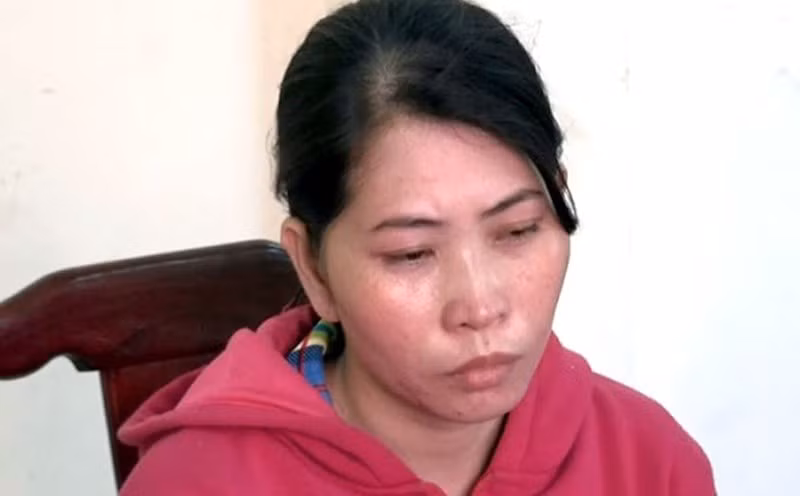 Diễm khai báo, tình cảm giữa hai vợ chồng đã bị rạn nứt từ 3 năm trước. Người phụ nữ này cho rằng nhiều lần phát hiện chồng có quan hệ tình cảm với người khác. Dù đã khuyên ngăn nhưng chồng không nghe khiến xảy ra mâu thuẫn. Khoảng 2h ngày 16/12/2017, anh Tú đi uống rượu trở về phòng trọ thì hai người xảy ra mâu thuẫn. Lúc này, anh Tú lấy con dao dọa chém chết Diễm nhưng bị vợ dùng chân đạp vào vùng kín và đâm. Sau khi giết chết chồng, Diễm đã phân xác nạn nhân thành nhiều phần cho vào túi nylon mang đi phi tang. Riêng phần đầu nạn nhân được cho vào túi xách mang ném cạnh sọt rác. Ngày 23/8/2018, TAND tỉnh Bình Dương tuyên phạt bị cáo Diễm mức án tù chung thân.