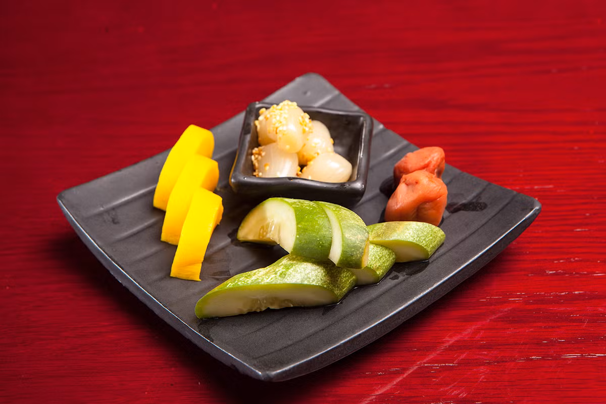 Rau củ muối cũng là món ăn truyền thống của người Nhật Bản. Ảnh: ebisu.