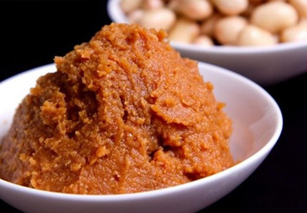 Miso và umami rất tốt cho phụ nữ sau thời kỳ mãn kinh, giảm nguy cơ ung thư vú và ung thư nội mạc tử cung. Ảnh: tasteofjapan.