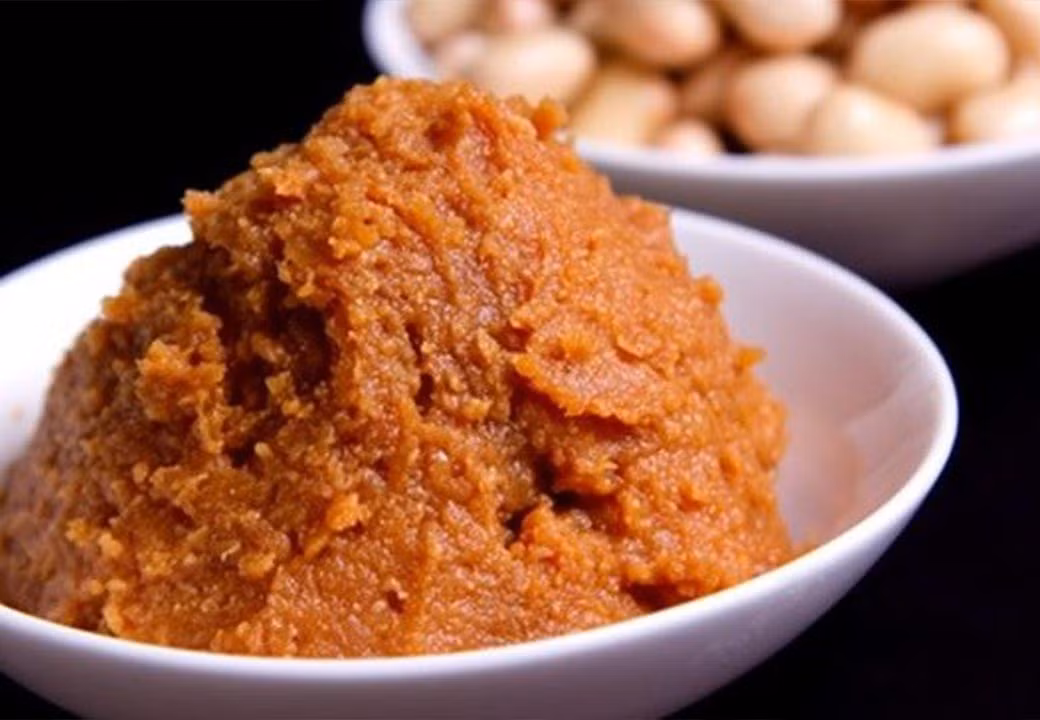 Miso và umami rất tốt cho phụ nữ sau thời kỳ mãn kinh, giảm nguy cơ ung thư vú và ung thư nội mạc tử cung. Ảnh: tasteofjapan.
