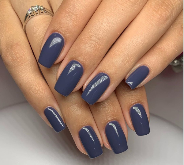 Màu ghi tím đem lại vẻ thanh lịch cho bạn gái.