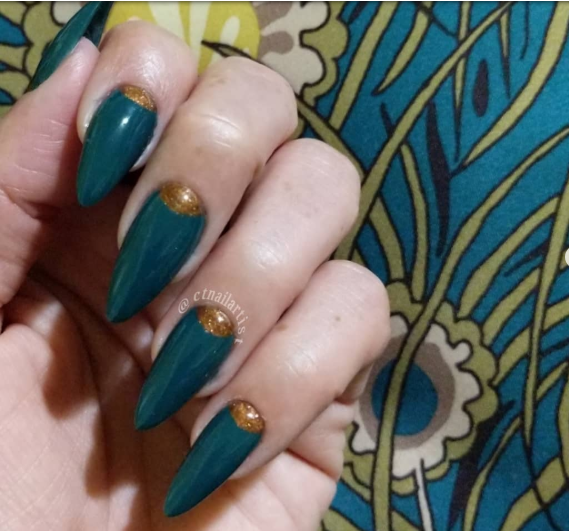 Hay tôn thêm cá tính với bộ móng màu xanh mòng két độc đáo này.