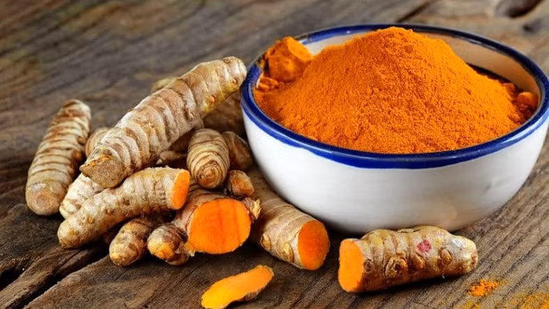 Nghệ chứa hoạt chất curcumin giúp giảm các triệu chứng của nhiều bệnh do viêm, giảm tình trạng sưng và kích ứng do viêm mũi dị ứng. Ảnh: ocdn.