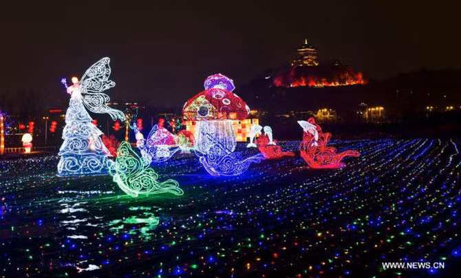 Hội chợ với hơn 200 chiếc đèn lồng từ Giang Tô và Đài Loan sẽ diễn ra từ 29/1 và sẽ kéo dài 28 ngày.