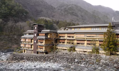 Kham pha khach san lau doi nhat the gioi o Nhat Ban