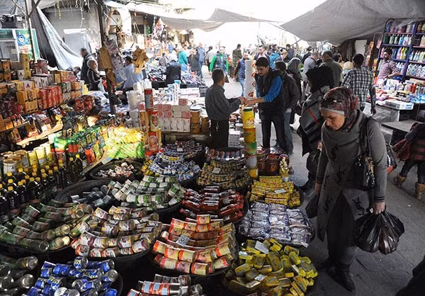 Cuộc nội chiến Syria đã tàn phá nặng nề đất nước này và khiến người dân luôn phải sống trong nỗi lo sợ. Ảnh: Một góc nhỏ trong chợ.