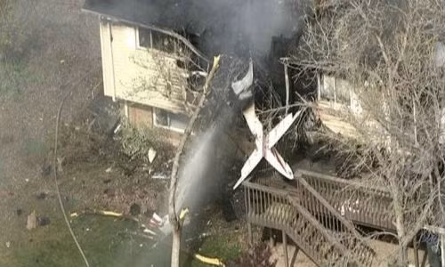 Hồi tháng 5/2014, khi đang điều khiển máy bay thì phi công mất lái, khiến chiếc phi cơ lao thẳng xuống một nhà dân ở Northgleen, Colorado. May mắn, không có ai ở nhà vào thời điểm chiếc máy bay gặp nạn. Phi công cũng thoát chết thần kỳ.