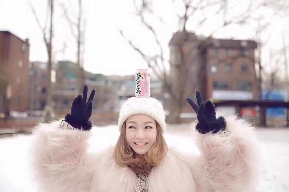 Luôn vui tươi, nhí nhảnh, Napat thông qua các món ăn ngon, cách giao tiếp dễ thương để thu hút hàng trăm nghìn fan, khách hàng quen thuộc cho chuỗi cửa hàng của mình.