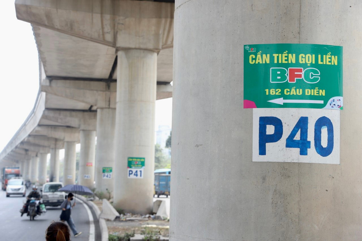 Những hình ảnh nhếch nhác trên tuyến đường sắt Nhổn - Ga Hà Nội - Hình 9 Nhung hinh anh nhech nhac tren tuyen duong sat Nhon - Ga Ha Noi-Hinh-9