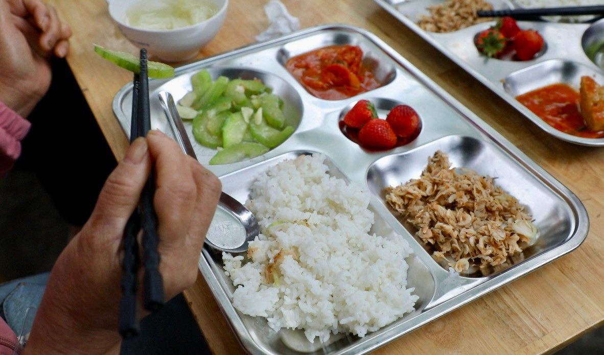 Ha Noi: Am long quan com 2000 danh cho benh nhan ung thu-Hinh-3