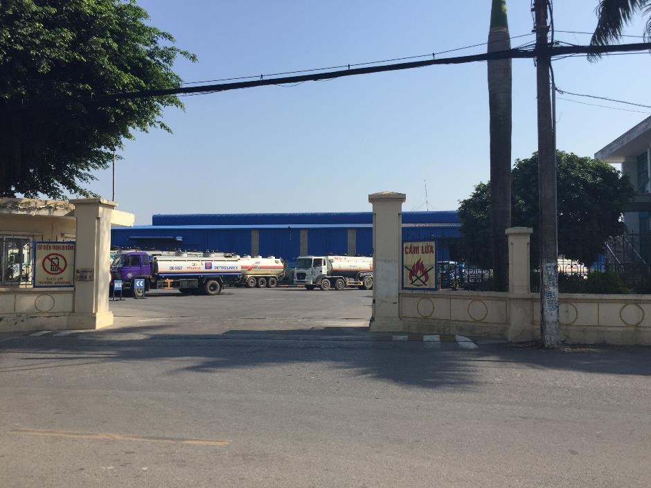 Tổng kho xăng dầu Đức Giang (Số 26 phố Đức Giang, phường Đức Giang, quận Long Biên): theo quy hoạch của thành phố, khu đất nằm trong khu vực được xác định chức năng: đất hỗn hợp, đất nhóm nhà ở mới, đất cây xanh, bãi đỗ xe, đất công cộng, đất đường quy hoạch.