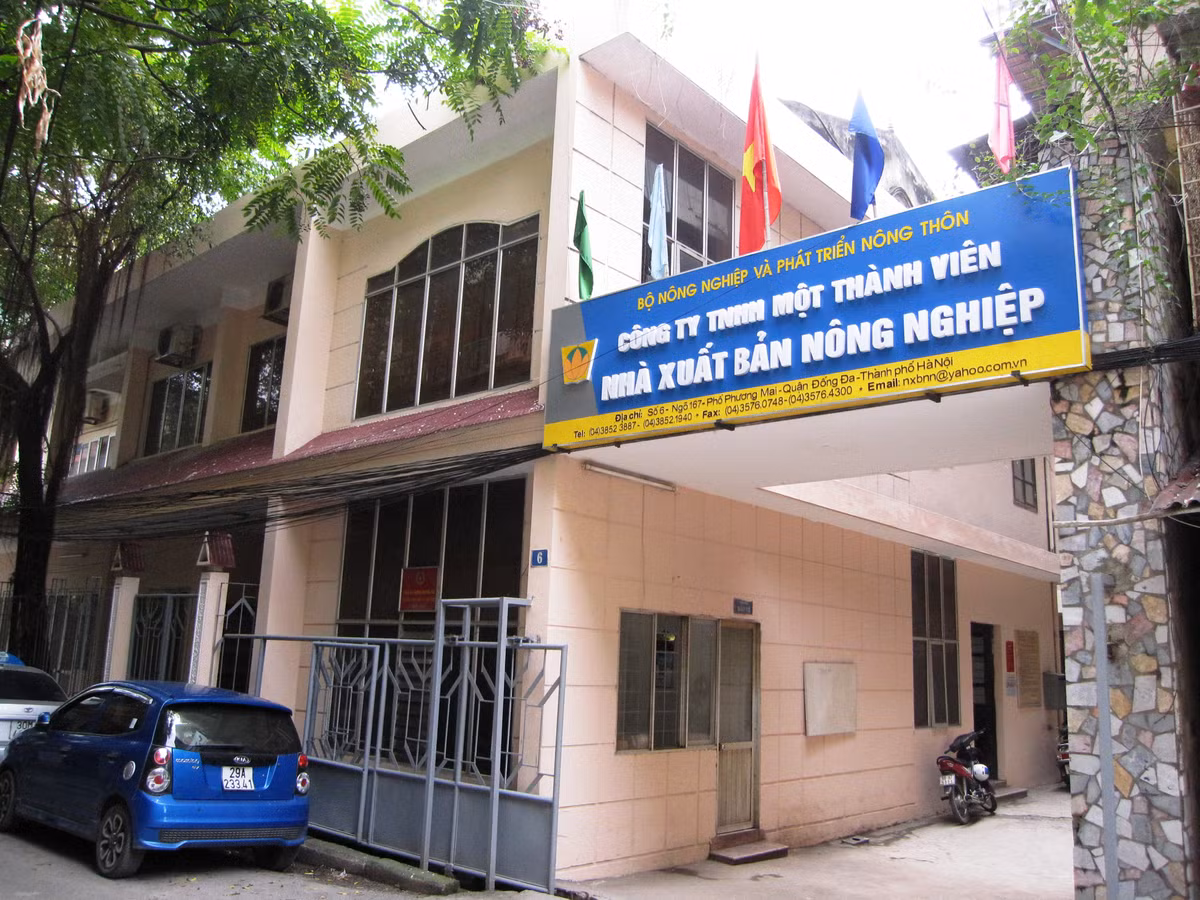 Công ty TNHH MTV Nhà xuất bản Nông nghiệp (Số 167/6 phố Phương Mai, phường Phương Mai, quận Đống Đa): khu đất thuộc khu vực quy hoạch chức năng đất cơ quan, nằm trong ranh giới nghiên cứu cải tạo khu tập thể Phương Mai (dự án riêng).