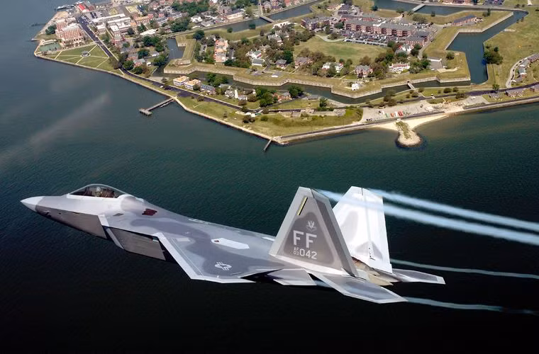 Những gì chúng thể hiện là rất tốt, và F-22 cũng đánh dấu là máy bay thế hệ thứ 5 duy nhất trên thế giới đã đi vào phục vụ và thực chiến.