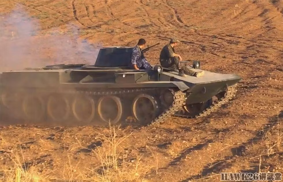 Xe bọc thép chở quân do người Kurd tự chế tạo trên khung gầm tăng T-55. Có lẽ chiếc tăng này bị phá hỏng trong chiến đấu, nhưng thân xe vẫn đảm bảo nên được cải tiến.