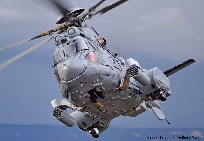 Quân đội Thái Lan tổ chức 3 lực lượng không quân gồm: Không quân Thái Lan; Không quân của Lục quân và Không quân của Hải quân. Trong đó, Không quân Thái Lan hiện được trang bị 4 trực thăng đa năng H225M do Airbus Helicopter phát triển. Đây được coi là một trong những loại trực thăng hiện đại nhất hiện nay của Thái Lan.