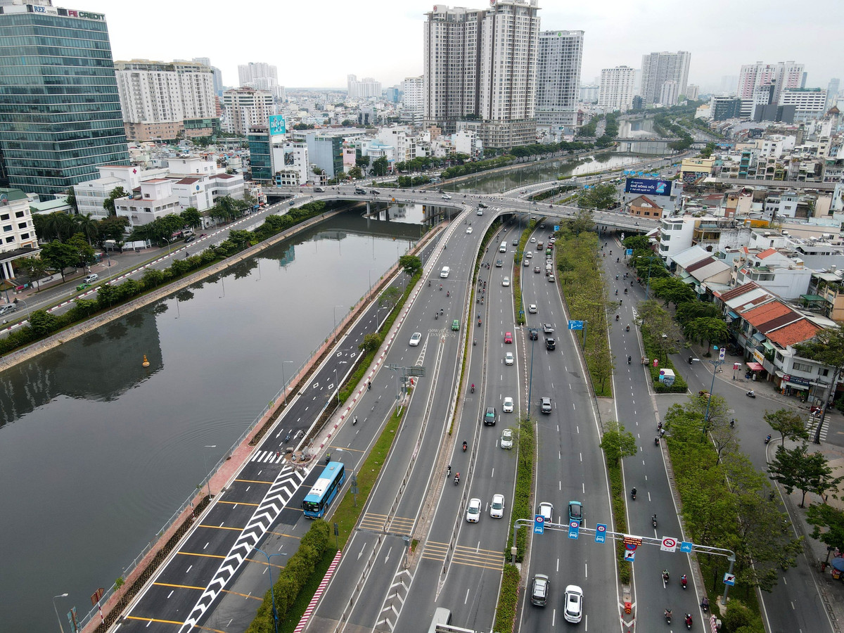 TP HCM: Phuong tien nao bi cam luu thong tren duong Vo Van Kiet?