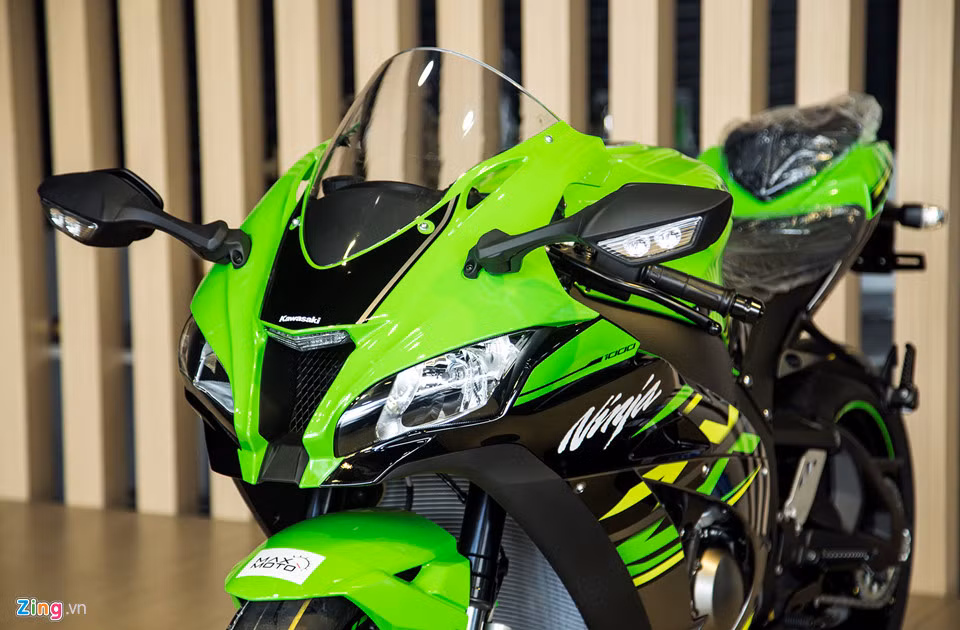 ZX-10R được nhập khẩu nguyên chiếc từ thị trường Nhật Bản (CBU).