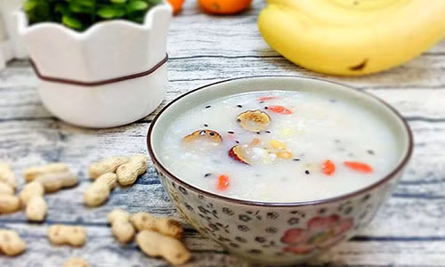 Chuối tiêu có tác dụng tích cực đối với cảm xúc của con người, ăn cháo chuối tiêu giúp cơ thể giải phóng mệt mỏi, giúp tinh thần phấn chấn. Ảnh: fx2.