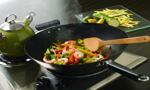 Theo cơ quan quản lý Thực phẩm và Dược phẩm Mỹ khuyến cáo, nếu giảm được hàm lượng chất béo trong chế độ ăn lành mạnh sẽ giúp giảm nguy cơ mắc các bệnh ung thư đại tràng, ung thư vú, ung thư tiền liệt tuyến. Ảnh: sina.