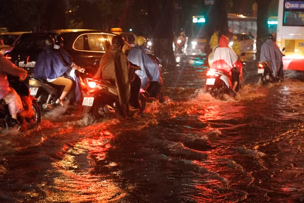 Toan canh Ha Noi ngap ung do anh huong cua bao so 3-Hinh-10