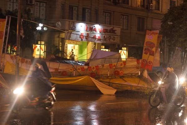 Toan canh Ha Noi ngap ung do anh huong cua bao so 3-Hinh-11