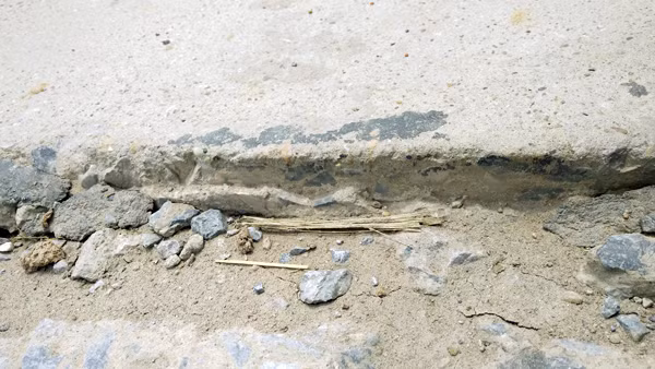 Ha Noi: Xe qua tai “bam nat” duong de Yen Nghia-Hinh-7