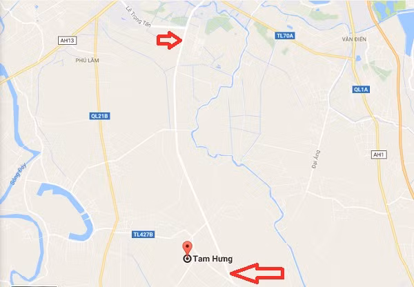 Thời gian qua, trên tuyến đường từ vòng xuyến đường Lê Trọng Tấn (Hà Đông, Hà Nội) kéo dài đến đường giao cắt với TL 427B thuộc địa phận huyện Thanh Oai (mũi tên đỏ) xuất hiện tình trạng rác thải đổ ngập đường, tiềm ẩn nguy cơ tai nạn giao thông và gây mất mỹ quan. Ảnh Google map.