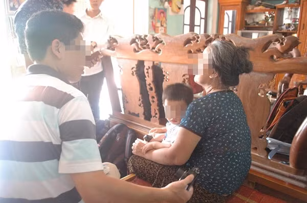 Người thân của chị N. đều ngỡ ngàng trước hành động kinh hãi của chị này.