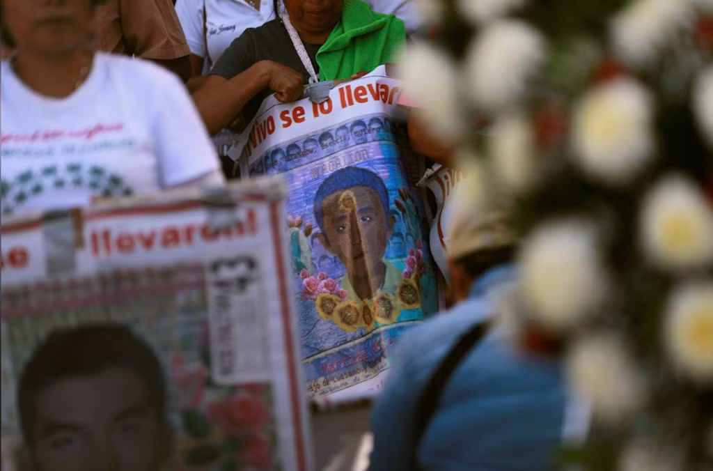 Lat lai vu 43 sinh vien mat tich bi an o Mexico-Hinh-6