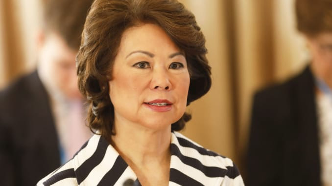 Bà Elaine Chao được biết đến là người phụ nữ Mỹ gốc Á đầu tiên đảm nhận chức vụ trong Nội các Mỹ. Ảnh: CNBC.