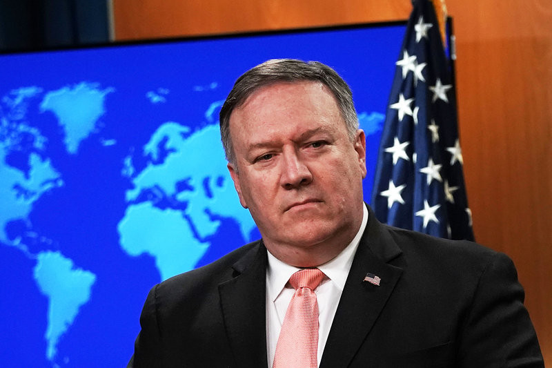 Ngoại trưởng Mike Pompeo sinh ngày 30/12/1963 tại Orange, bang California. Ông là một doanh nhân, chính trị gia người Mỹ. Năm 1986, ông tốt nghiệp Học viện quân sự West Point với chuyên ngành Kỹ sư Cơ khí. Năm 1994, ông nhận bằng Luật của Đại học Harvard. Ảnh: NRP.
