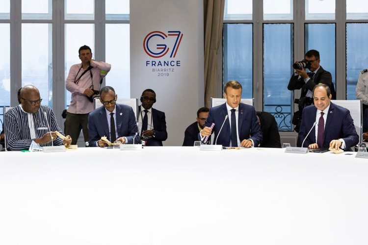 Trong 3 ngày diễn ra hội nghị, các nhà lãnh đạo G7 đã thảo luận về nhiều vấn đề nóng trên thế giới hiện nay như cháy rừng nghiêm trọng ở Amazon, nguy cơ suy thoái kinh tế toàn cầu do căng thẳng thương mại Mỹ-Trung Quốc gây ra, căng thẳng vùng Vịnh hay chương trình hạt nhân Iran,...