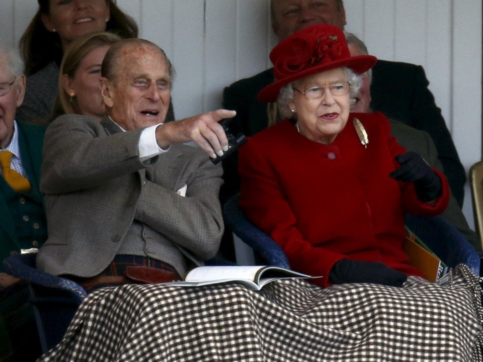 Mặc dù vậy, với tư cách là Nữ hoàng Anh, bà sở hữu khối tài sản "khủng". Forbes ước tính, giá trị tài sản ròng của bà rơi vào khoảng 530 triệu USD vào năm 2016.