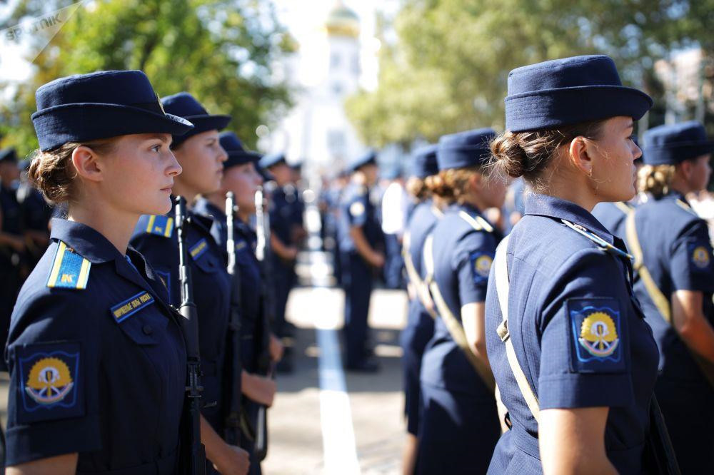 Chỉ 2 tuần sau tuyên bố của Bộ trưởng Quốc phòng Nga Sergei Shoigu, trường nhận được hơn 150 lá đơn từ các vùng khác nhau của đất nước sau khi chương trình mở lại vào năm 2017. Kết quả trúng tuyển dựa trên kết quả của kỳ thi chung. Sau đó, các ứng viên sẽ phải trải qua cuộc kiểm tra sức khỏe, cũng như các bài kiểm tra tâm lý và các yêu cầu khác.