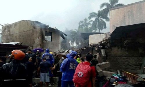 May bay roi xuong khu resort o Philippines, khong ai song sot