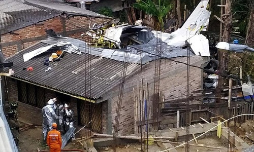 Vụ rơi máy bay ở Colombia vừa qua đã khiến ít nhất 7 người thiệt mạng và 3 khác bị thương. Ảnh: Reuters.