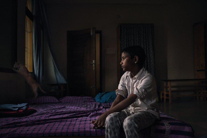 Trẻ em Bangladesh làm người ở chỉ nhận được thức ăn và chỗ nghỉ. Không tiền, không có không gian riêng, không được nghỉ ngơi, và tồi tệ nhất là không có tương lai.