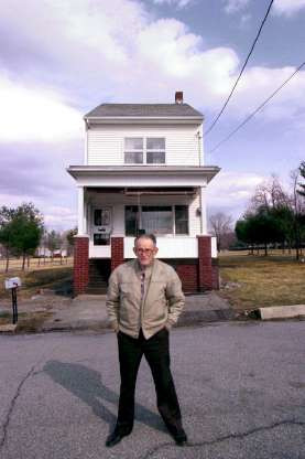 Ông Mervine, người đứng đầu thị trấn, đã qua đời tại bệnh viện vào tháng 1/2010.