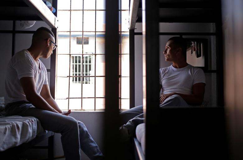 Theo Reuters, Topo Chico là nhà tù khét tiếng ở Mexico. Tuy nhiên, nhà tù này sẽ sớm bị đóng cửa để "nhường chỗ" cho một công viên công cộng. Loạt ảnh dưới đây mới được Reuters đăng tải phần nào hé mở cuộc sống của các phạm nhân trong nhà tù này. (Nguồn ảnh: Reuters)