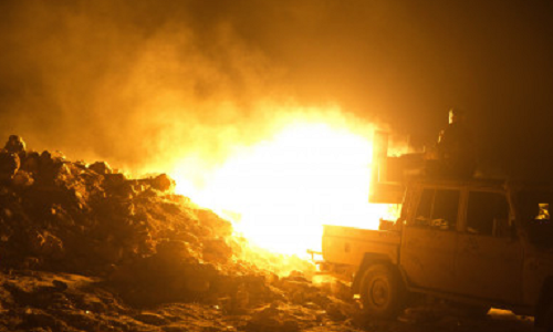 Đây là lần đầu tiên nhóm khủng bố IS tấn công lực lượng chính phủ Damascus kể từ khi Quân đội Syria tiến hành chiến dịch quân sự ở vùng sa mạc này. Ảnh: PA.