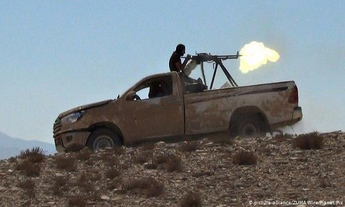 "Hậu quả của vụ đột kích bất ngờ là hơn 10 binh sĩ Syria và thành viên Lực lượng Phòng vệ Quốc gia (SDF) thiệt mạng ở vùng Badiya al-Sham, phía đông nam thành phố Palmyra", nguồn tin quân sự cho hay. Ảnh: DW.