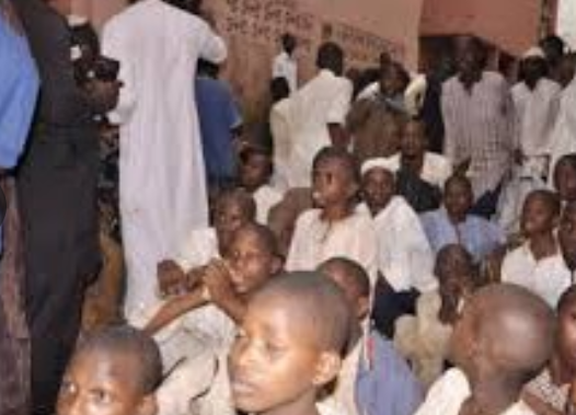 Hãi hùng “căn nhà địa ngục” giam cầm 400 nam sinh ở Nigeria Hai hung “can nha dia nguc” giam cam 400 nam sinh o Nigeria