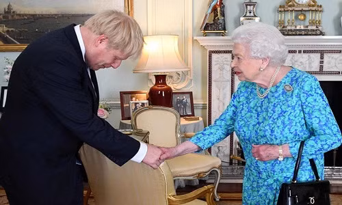 Thu tuong Anh lua doi Nu hoang Elizabeth de dinh chi Quoc hoi?