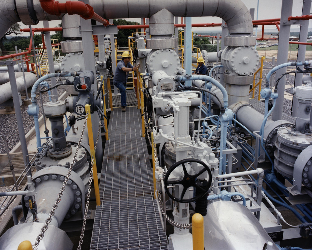 Lần cuối dầu được lấy ra bởi lệnh của tổng thống là năm 2011, khi hỗn loạn từ biểu tình ở Trung Đông buộc Tổng thống Obama ra lệnh bán 30 triệu thùng dầu, phối hợp với các nước thành viên khác trong Cơ quan Năng lượng Quốc tế (họ đưa ra thị trường tổng cộng 60 triệu thùng dầu).