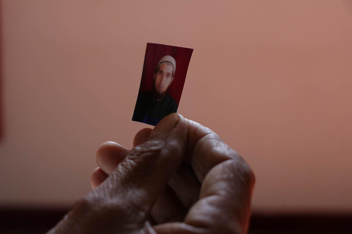 Mot thang duoi lenh gioi nghiem: Nguoi dan Kashmir song sao?-Hinh-2