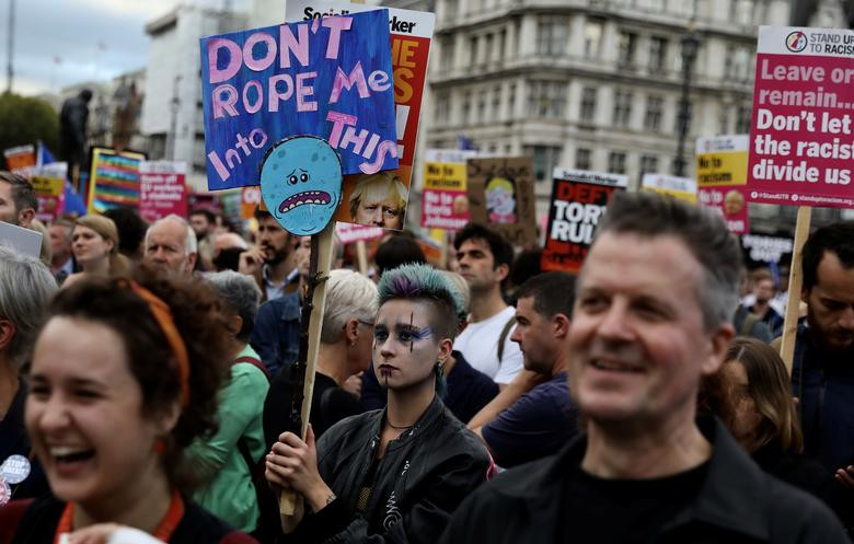 Brexit: Dan Anh bieu tinh, Thu tuong Boris that bai “cay dang“-Hinh-8