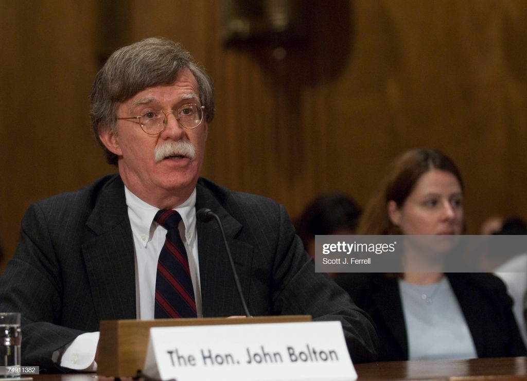 "Tối qua, tôi đã thông báo với ông John Bolton rằng, Nhà Trắng không còn cần sự phụng sự của ông ấy nữa. Tôi và và những quan chức khác trong chính quyền đã bất đồng sâu sắc với nhiều gợi ý của ông ấy, nên tôi đã yêu cầu ông Bolton từ chức và đơn đã được nộp cho tôi sáng nay", Tổng thống Trump viết trên Twitter vào ngày 10/9. Ảnh: Getty. 