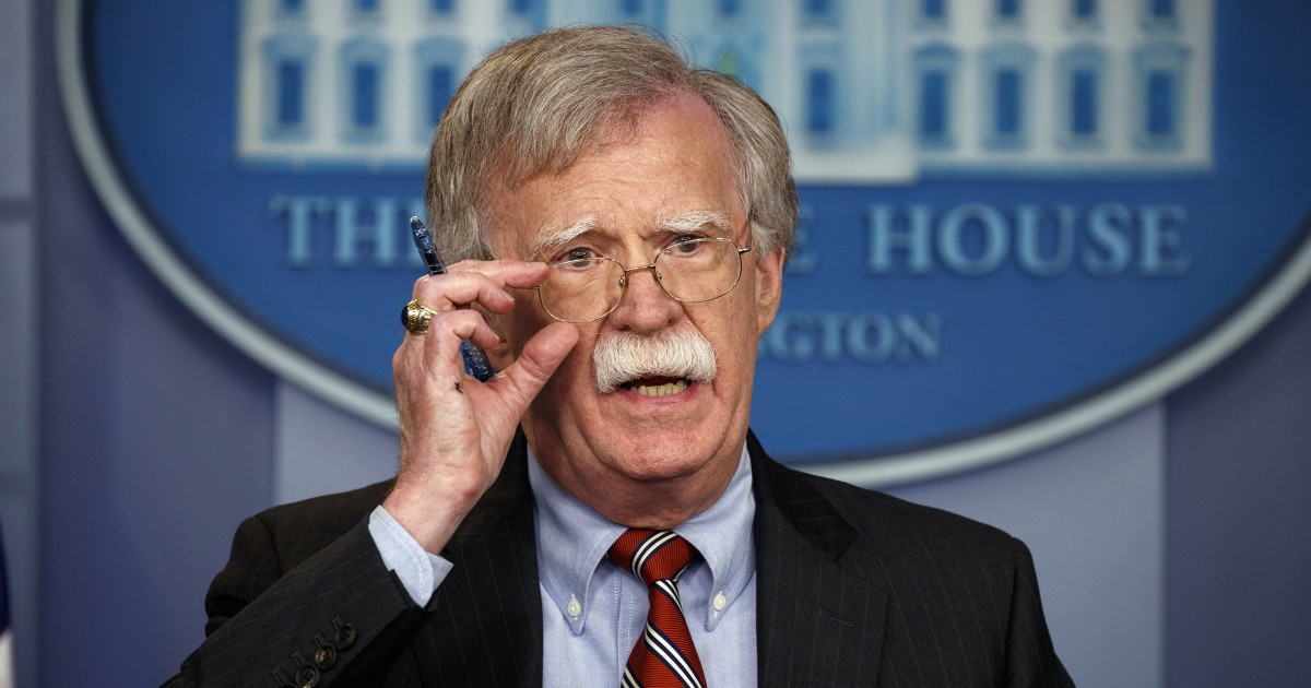 Cố vấn John Bolton sinh ngày 20/11/1948 tại Baltimore, bang Maryland. Ông từng theo học tại Đại học Yale và tốt nghiệp vào năm 1970. Năm 1974, ông tốt nghiệp trường Đại học Luật Yale với học vị Tiến sĩ. Ảnh: WE. 