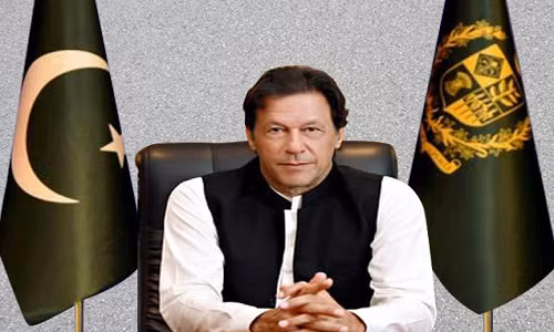 Trong cuộc phỏng vấn gần đây với Al Jazeera, Thủ tướng Pakistan Imran Khan tuyên bố Pakistan sẵn sàng dùng vũ khí hạt nhân để đánh Ấn Độ nếu nước này bị dồn vào đường cùng "hoặc phải đầu hàng, hoặc phải chiến đấu đến chết". Ảnh: SamaaTV. 