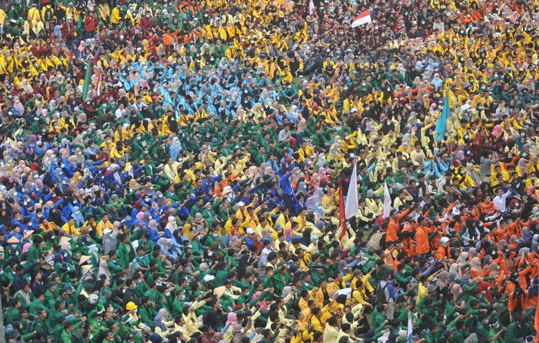 Theo hãng thông tấn Reuters, ngày 24/9, đông đảo sinh viên đã xuống đường tại nhiều thành phố trên khắp Indonesia để tham gia cuộc biểu tình phản đối một số dự luật mới. (Nguồn ảnh: Reuters)